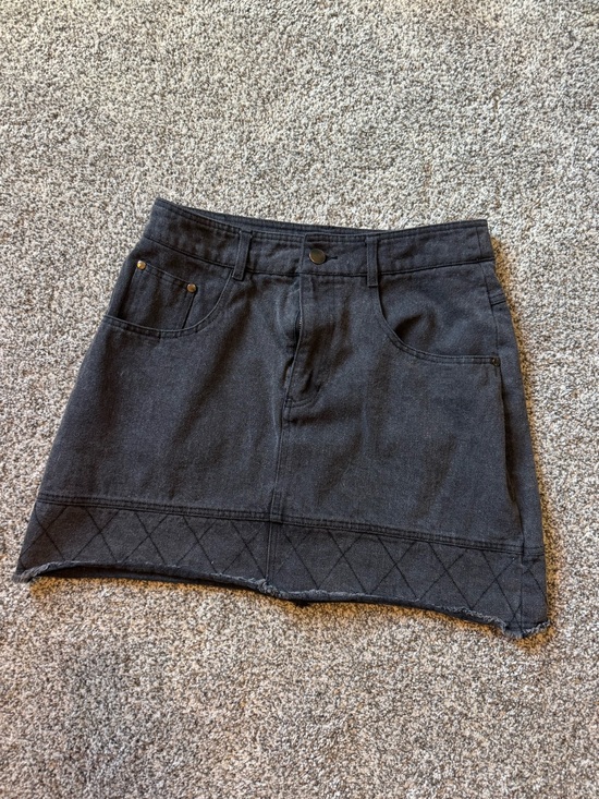 Versona Dresses & Skirts - Versona Black Quilted-Hem Denim Mini Skirt, size S